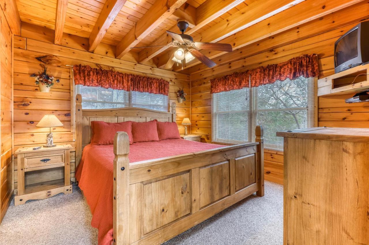 Villa Amidst The Beauty Pigeon Forge Exterior foto